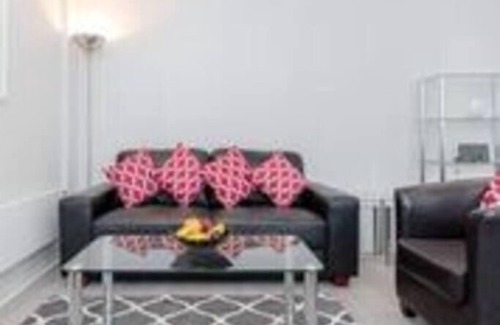 Portsoken Apartment | 5 River House - 1 bedroom apartment