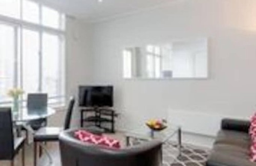 Portsoken Apartment | 5 River House - 1 bedroom apartment