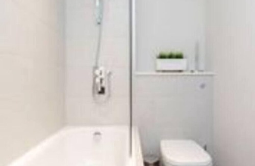Portsoken Apartment | 5 River House - 1 bedroom apartment