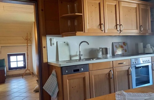 Obergrainau Apartment | 5-star apartment "Waxenstein" in Grainau & garden/lawn.