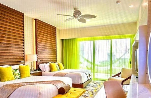 Puerto Juarez Hotel | 5 Star Beach Luxe Resort 2BR 3ba