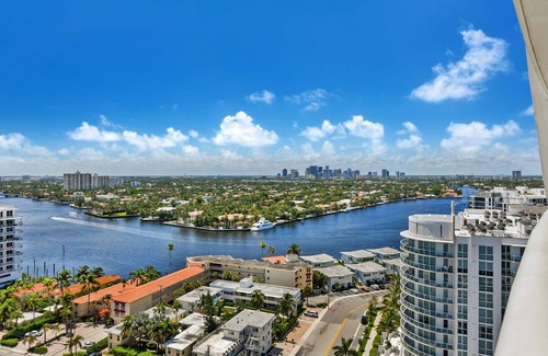 Central Beach Apartment | 5-star Condo at The W Residences 1BR by Oneluxstay