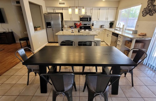 Scottsdale Vista Townhomes House | 5-Star Desert Oasis: Stylish Retreat, 5 TV's, Pet Friendly, Corner Lot
