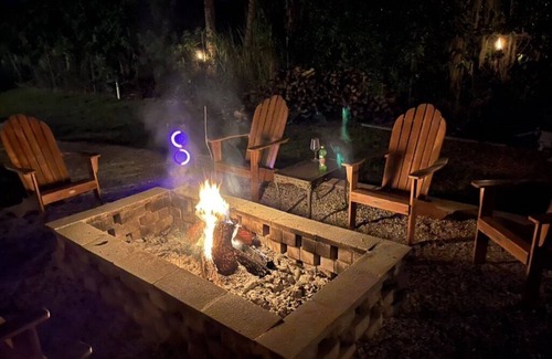 South Sarasota Cottage | 5 star Guest House heated pool on the water!
