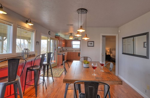 Franklin House | 5-STAR HOME WITH LONG RANGE VIEW, PAVED TO THE DOOR ACCOMODATES 5 LARGE VEHICLES