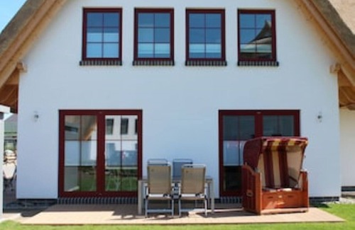 Dranske Condo | 5 star hotel according to DTV - pure luxury, only 200m from the beach - WLAN free of charge