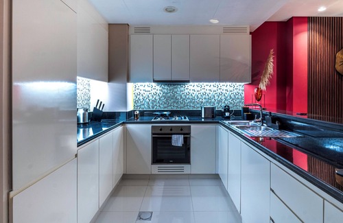 Downtown Dubai Apartment | 5 Star Hotel Apartment - Burj Khalifa Infinity Pool - Gym - Spa