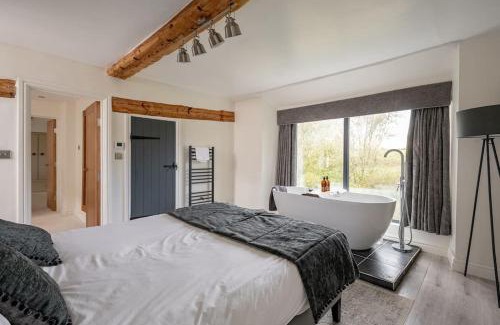 Kendal House | 5 star Lake District luxury, pet friendly, hot tub
