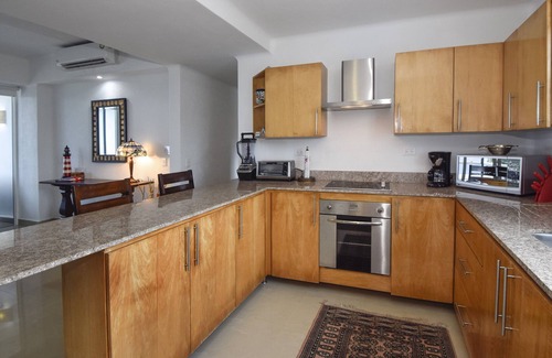 Zona Hotelera Norte Condo | 5-star Luxury Living: Oceanfront 3 Bedroom Condo: Peninsula Grand