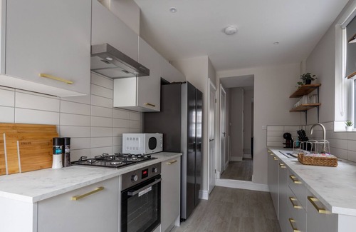 Canton House | 5 star rated, beautifully decorated spacious 3 bed house close to City Centre.