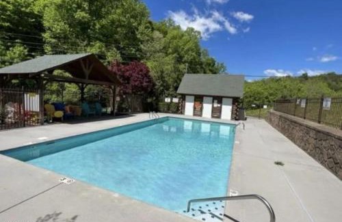 Sevierville House | 5-star Wpool, Cozy, Secluded, & Newly-renovated