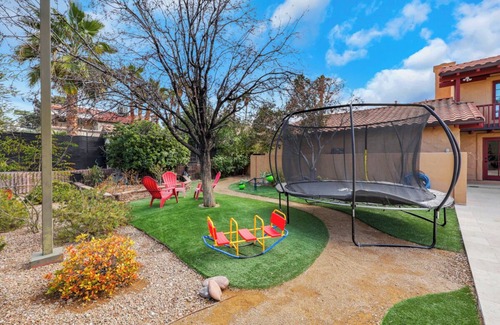 Enterprise Villa | 5-STARS 6BR 3.5 BTH BIG YARD Pool & hot tub