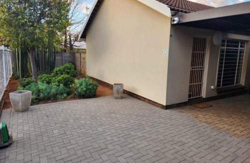 Fichardt Park Apartment | 5@Stock Accommodation