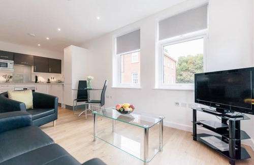 Leatherhead Apartment | 5 Swan House -1 bedroom apartment