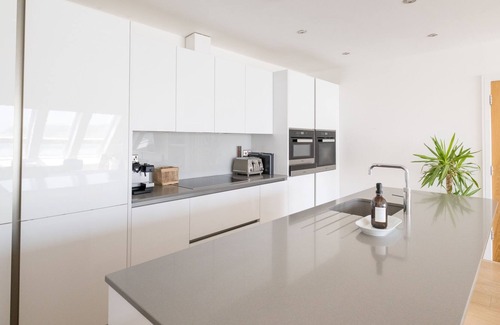 Cawsand Apartment | 5 The Bay - Beach Front Apartment for 8 in Cawsand