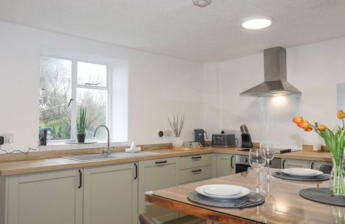 Llandwrog House | 5 THE CRESCENT, pet friendly, character holiday cottage in Caernarfon