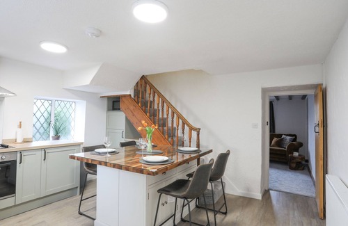 Llandwrog House | 5 THE CRESCENT, pet friendly, character holiday cottage in Caernarfon