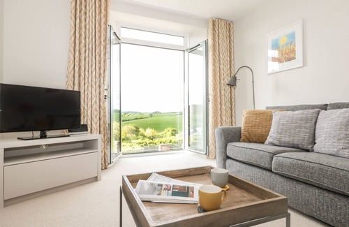 Bugford Cottage | 5 THE MANOR HOUSE, HILLFIELD VILLAGE, family friendly in Dartmouth