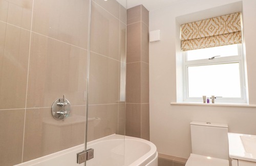 Bugford Cottage | 5 THE MANOR HOUSE, HILLFIELD VILLAGE, family friendly in Dartmouth