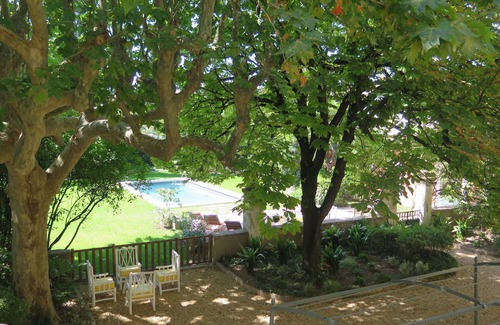 Graveson House | 5 to 7 Bedrooms/5 to 6 BA Village House St Remy Area Heated Pool AC Renov!