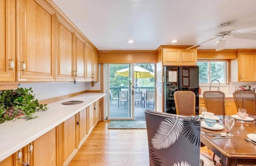 Kirkland House | 5 ⭐ TOP CHOICE ⭐ 6-bedroom home huge backyard