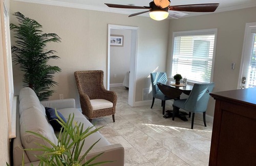 Siesta Key Hotel | #5-TwinPalms-Junior Suite