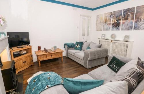 Kinmel Bay House | 5 Woodside Avenue