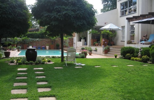 Ekurhuleni House | 50 Homestead Street B&B | Johannesburg International Airport