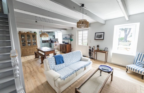Treffiagat Ski Chalet | 50 m from the beach – House for 6 with garden