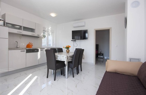 Rogoznica Apartment | 50 m² Apartment ∙ 2 bedrooms ∙ 5 guests