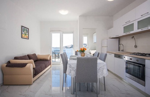 Rogoznica Apartment | 50 m² Apartment ∙ 2 bedrooms ∙ 5 guests