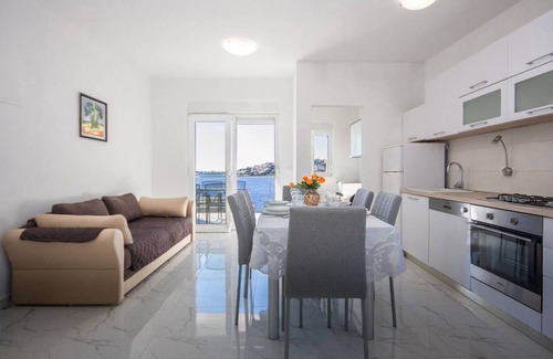 Rogoznica Apartment | 50 m² Apartment ∙ 2 bedrooms ∙ 5 guests