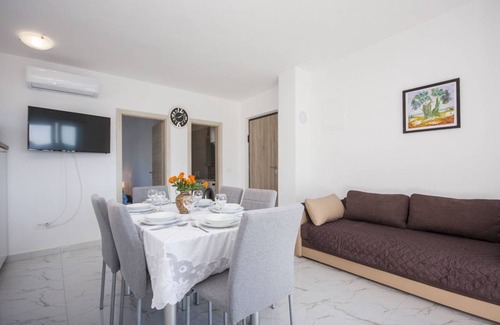 Rogoznica Apartment | 50 m² Apartment ∙ 2 bedrooms ∙ 5 guests