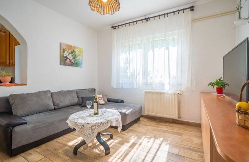 Jadranovo Apartment | 50 m² Apartment ∙ 2 bedrooms ∙ 4 guests