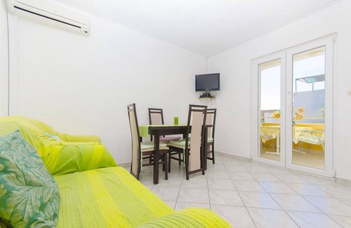 Rogoznica Apartment | 50 m² Apartment ∙ 2 bedrooms ∙ 3 guests