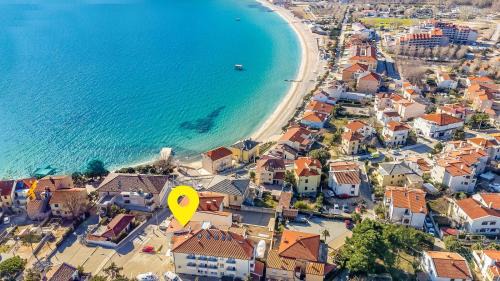 Baska Apartment | 50 Meter zum Kieselstrand