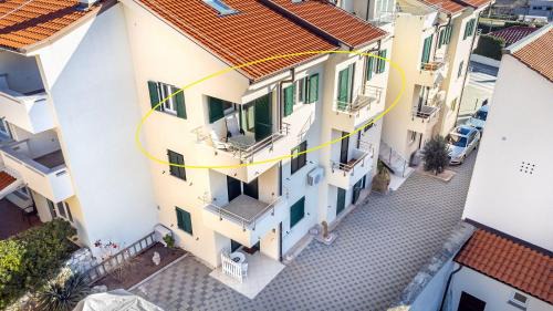 Baska Apartment | 50 Meter zum Kieselstrand