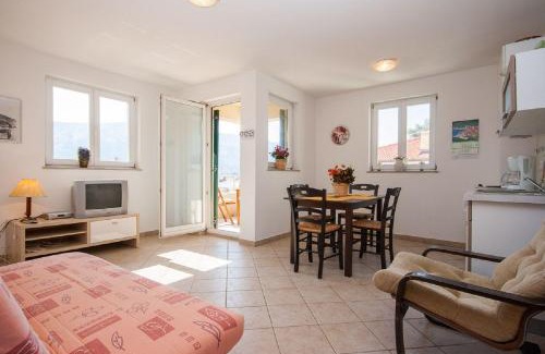 Baska Apartment | 50 Meter zum Kieselstrand