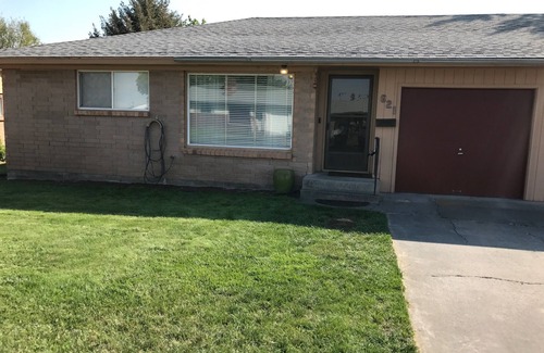 Moses Lake House | 50's Duplex Home In Moses Lake Washington Near Downtown & Lake