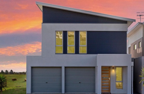 Carrickalinga House | 50 Turnberry Drive
