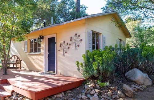 Coloma Cottage | 500+ excellent reviews @ Colomacottages.com
