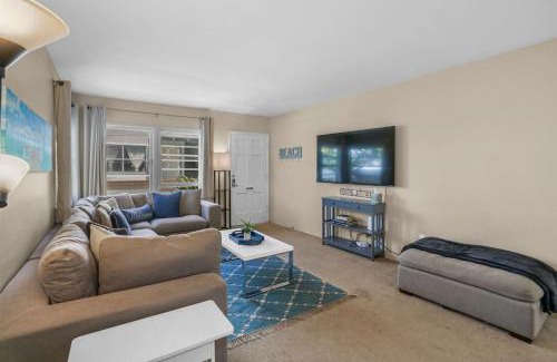 Pacific Beach Apartment | 500 ft to Ocean Relaxing stay Parking WiFi 840