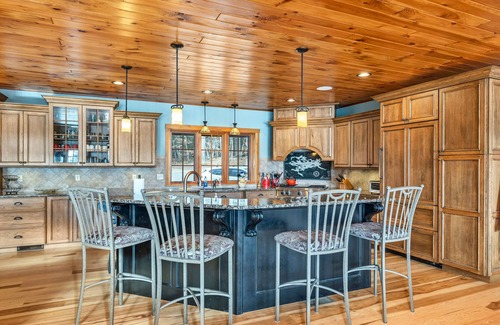 Moultonborough House | 5000 Square Foot Winnipesaukee Luxury Home For 14 With 455 Feet of Waterfront