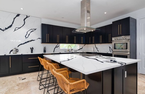 Dania Beach Villa | 5000Sf Luxe Mansion/Heated pool/Gameroom