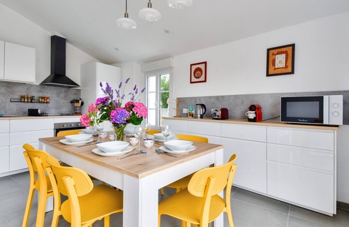 Barbatre Ski Chalet | 500m from the beach - House 6 adults & 1 child