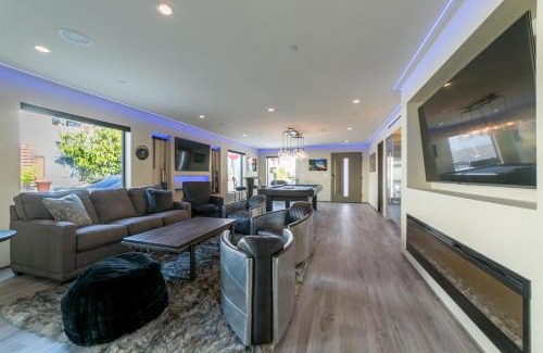 Balboa Peninsula House | 501 E Bay Ave