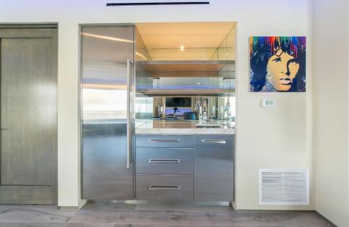 Balboa Peninsula House | 501 E Bay Ave