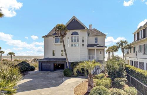 Isle of Palms House | 502 Ocean Blvd by AvantStay Beachfront w Pool Ocean Views