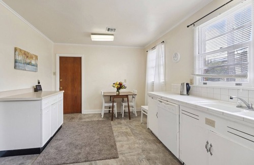 Carrollton House | 503 Lowerline St New Orleans LA