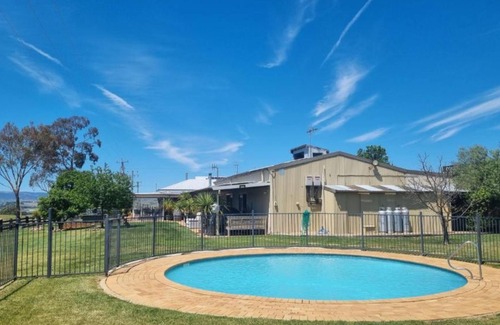 Mount Panorama House | 505a CONROD STRAIGHT MOUNT PANORAMA